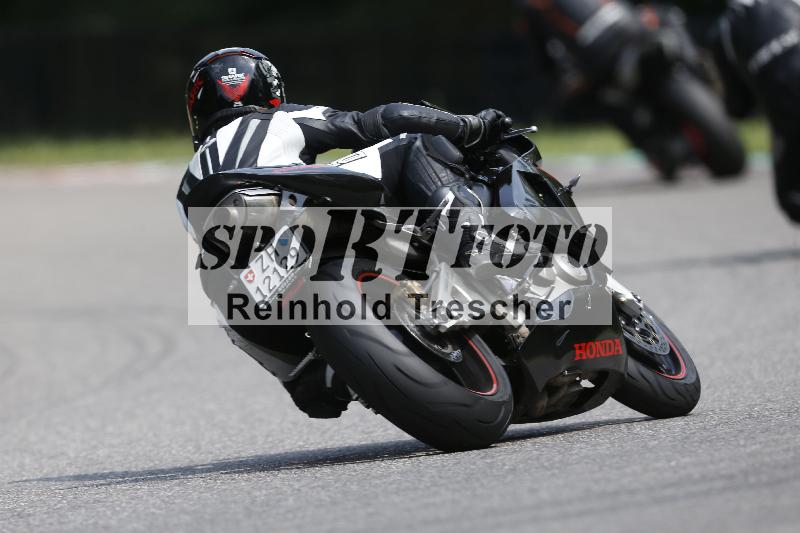/24 08.06.2025 TZ Motorsport ADR/Gruppe gelb/backside